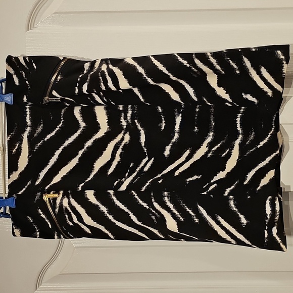 Michael Kors Zebra A-line Zipper Pocket Knee Length Skirt Sz 10 MSRP $80 - Picture 2 of 10